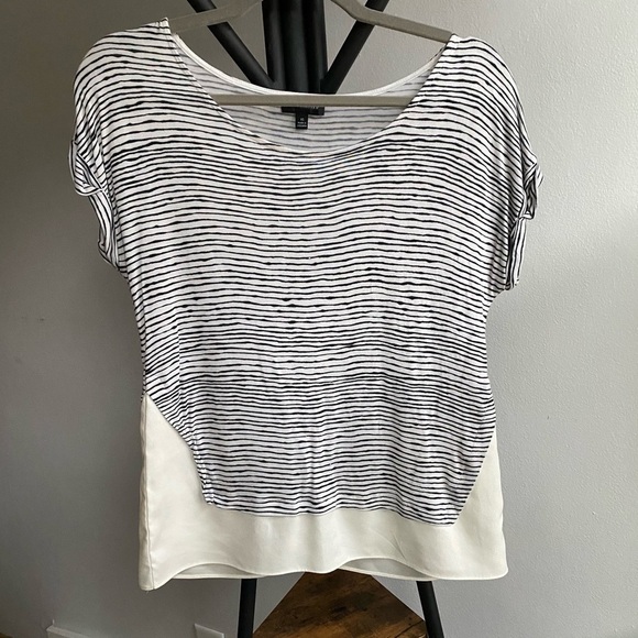*2/$15* Striped Classic Tee 🖤 - Picture 1 of 5